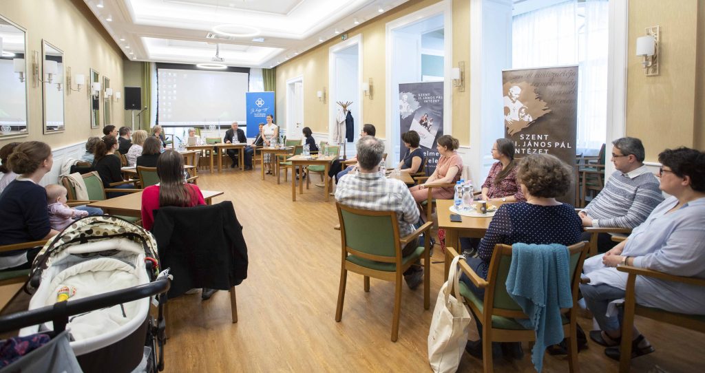 Életvédő kerekasztal-beszélgetés Debrecenben